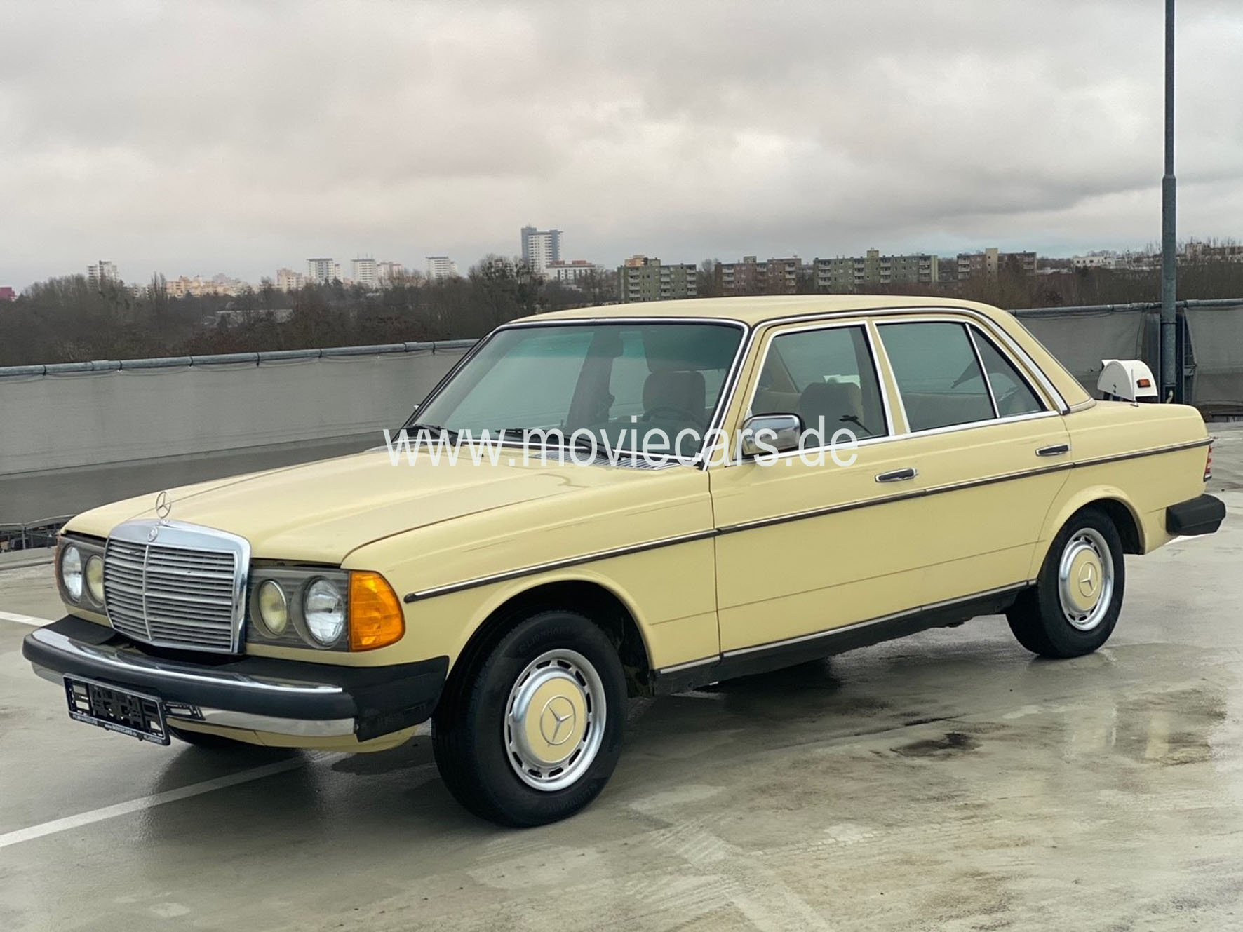 Mercedes 300D W123 - Moviecars